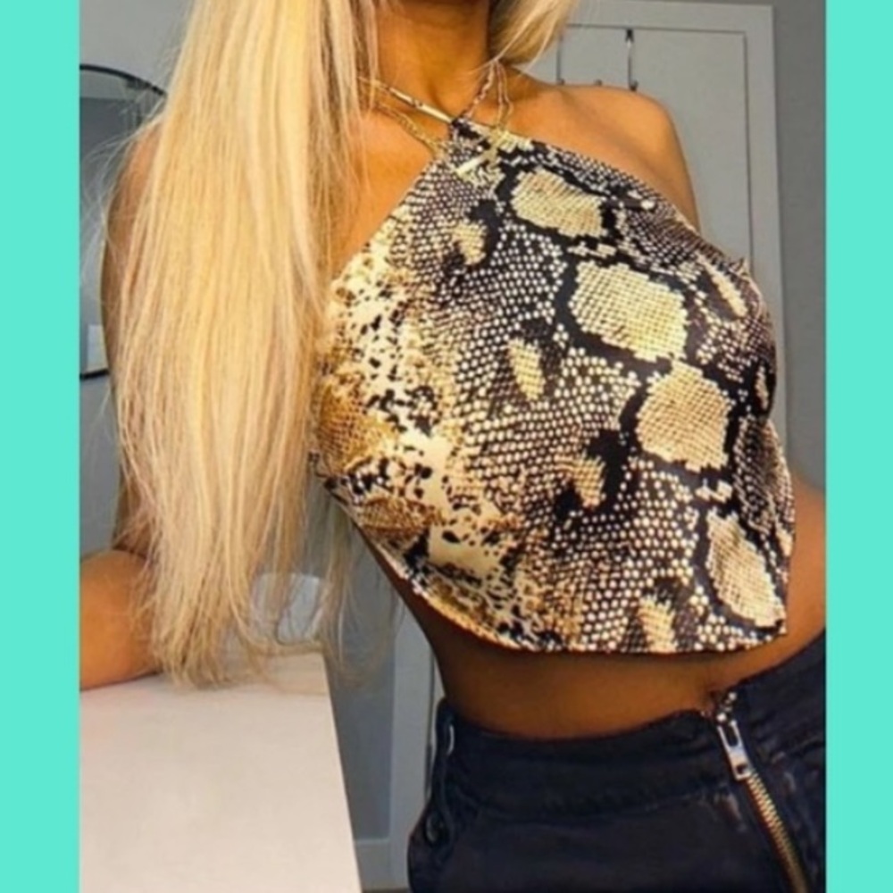 💋Asymmetrical Snake Skin Print Sexy Open Back Handkerchief Backtie Crop Top